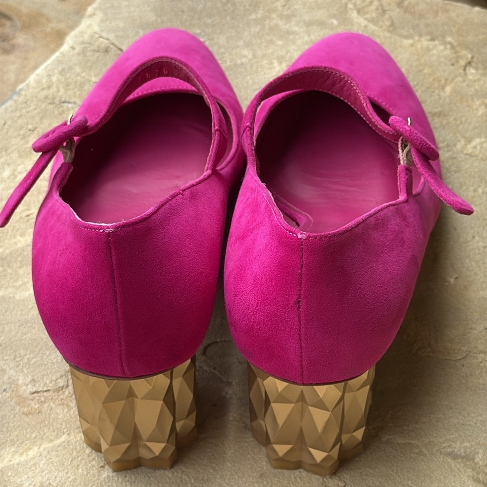 Salvatore Ferragamo Ortensia 55 Suede Pumps - Picture 5 of 16